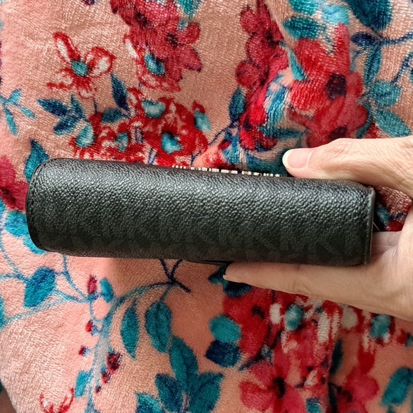 Michael Kors Medium Crossgrain Leather Wallet - Picture 8 of 10